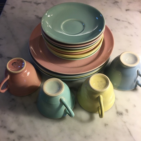 Four USA made T.S.&T Lu-Ray Pastel plates and four cups and six saucers. - Picture 1 of 8